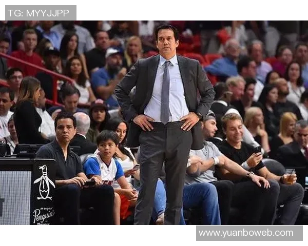 火箭队主帅迈克·德安东尼因不满裁判遭罚款乔治空砍35分领沃尔夫德两连胜